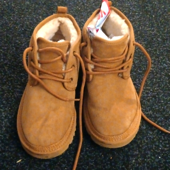 Baby fat UGG boots - Picture 1 of 9
